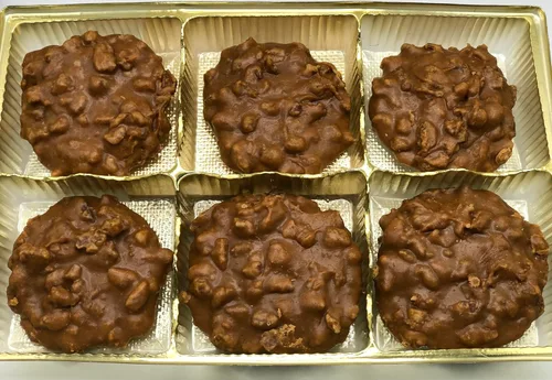Miniatura 2 de Auténtico caramelo cremoso de nuez del sur de Charleston Pralines (6)