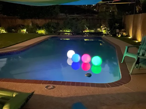 Miniatura 4 de Paquete de 2 bolas de luz flotante para piscina, 14 pulgadas inflables que cambian de color, bola de luz LED para piscina, globo brillante, luz LED