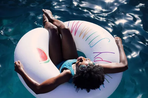 Miniatura 5 de Rae Dunn x CocoNut Flotador de anillo flotante, tamaño adulto, balsa inflable grande de 48 pulgadas y tubo interior de agua duradero, fácil de Happy