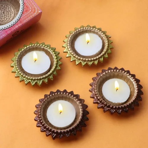 Miniatura 4 de SATVIK 4 piezas Multicolor Surya Metal Diya Floral Lotus Flower Shape Tea Light Holder Lámpara de aceite Navidad Interior Hogar Mandir Pujan Pooja