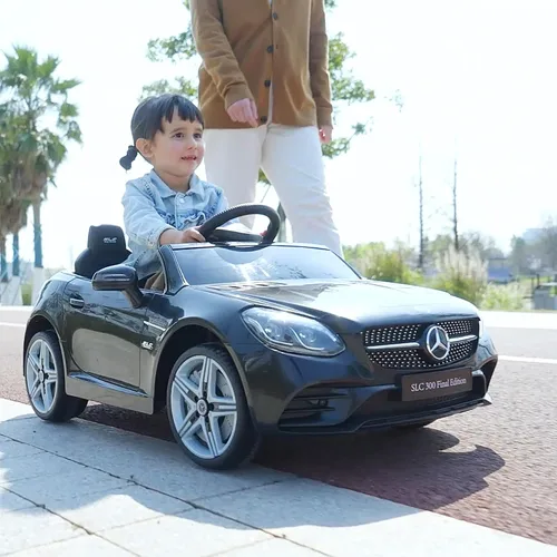 Miniatura 9 de Aosom Mercedes SLC 300 - Auto de paseo con licencia de 12 V para niños con control remoto, 2 velocidades, automóvil eléctrico para niños a batería