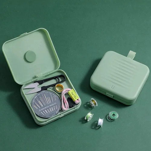 Kit de costura pequeño de viaje, Mini kits de costura con caja de almacenamiento, regalos para adultos, principiantes, fácil de bordar con hilo y