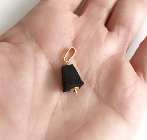 Miniatura 4 de Colgantes de protección de piedra pirámide de azabache real para cadenas Mal de Ojo