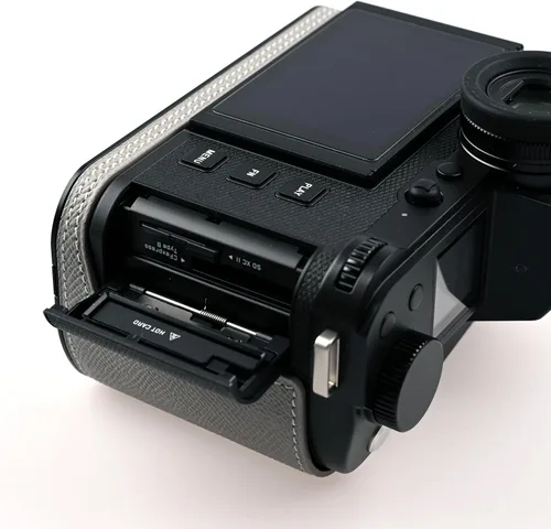 Miniatura 8 de Media funda hecha a mano de cuero genuino para cámara Leica SL3/SL3s - capa superior de cuerpo de piel de vaca + placa base de metal - diseño