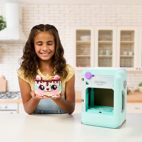 Miniatura 10 de Cookeez Makery Freezy Cakez. Mezcla y decora a tu mejor amigo de peluche. Coloca tu mezcla de pastel en la congelación y sorpréndete cuando salga un
