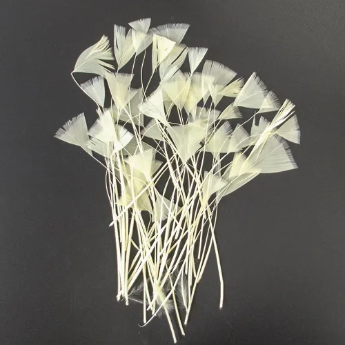 50pcs 4-6 Inches Fluffy Turkey Marabou Triangles Pieces Beige Feathers for Crafts Dreamcatcher Fringe Trim Colored Feathers Accessories Pack