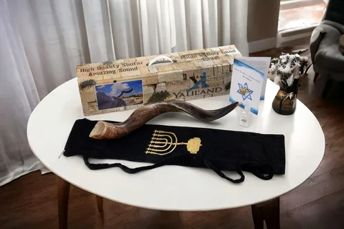 Miniatura 10 de Auténtico shofar yemenita Kudu – Sonido Resonante Profundo (30"-32") – Juego completo con bolsa de menorá, guía y caja de transporte – Hecho a mano