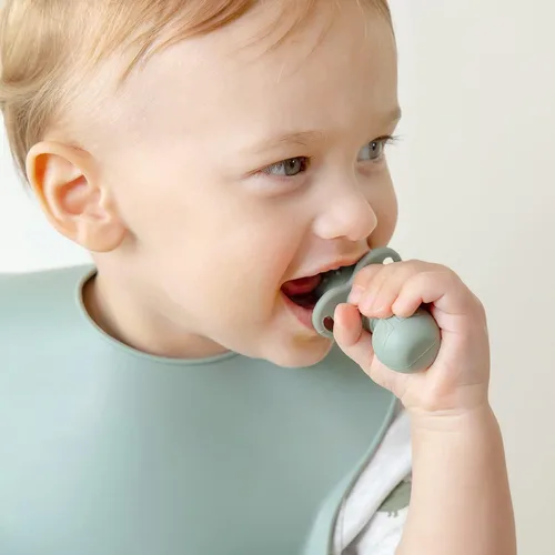 Miniatura 4 de SAMiGO Utensilios de silicona para bebés – Cucharas de autoalimentación y pequeña taza de entrenamiento – Suministros de destete LED para bebés