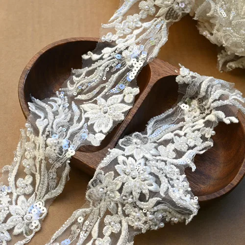 Miniatura 9 de Blanco marfil 2yard lentejuelas con cuentas flor bordado apliques de encaje para vestidos de novia apliques de diamantes de imitación parches ropa
