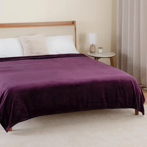 Miniatura 5 de Berkshire Blanket Classic VelvetLoft® - Manta de cama sólida tamaño Queen, manta ligera suave y mullida de felpa para cama y sofá, color morado