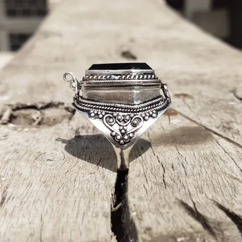Miniatura 6 de Black Onyx Box Ring, Coffin Box Ring, Unique Jewelry, Boho Style, Poison box Ring, Handmade Poison Ring, Openable Poison Ring, Poison ring, Silver