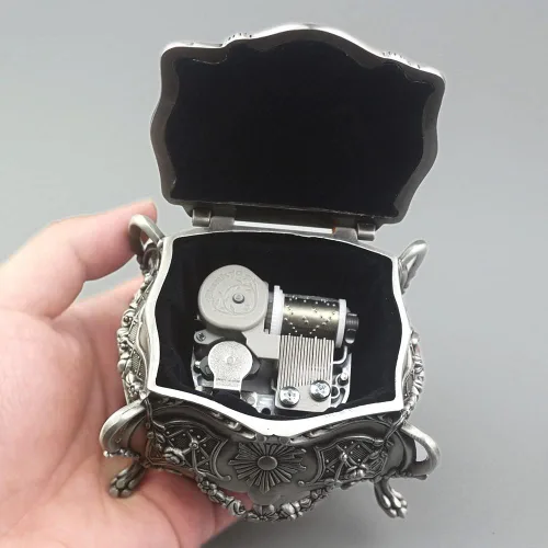 Miniatura 4 de ROSIKING Caja de música de aleación de metal en relieve y caja de música con movimiento dorada para Navidad/Cumpleaños/Día de San Valentín