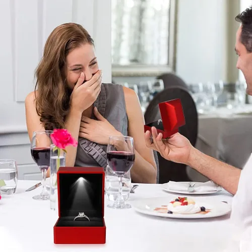 Miniatura 7 de iSuperb 2 cajas de anillo LED iluminadas para propuestas, compromisos, bodas, regalos (2 unidades, rojo)