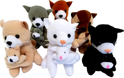 Perros de peluche y gatos sosteniendo a sus bebés (6 gatos sosteniendo gatitos)