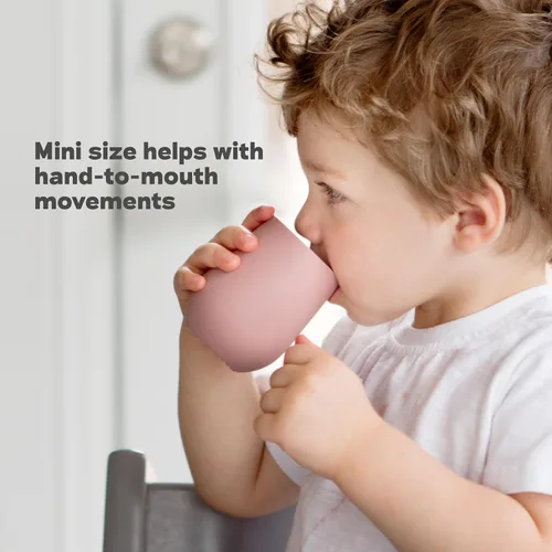 Miniatura 6 de ezpz Taza Mini + Sistema de Entrenamiento con Pajita (Azul) - 9 Meses+ - Taza de Entrenamiento 100% de Silicona para Bebés + Niños Pequeños