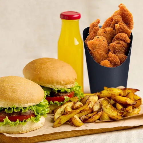 Miniatura 3 de Sieral 100 tazas de embutidos negros de 14 onzas desechables para papas fritas con soporte para papas fritas de papel, conos de charcutería, gofres