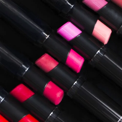 Miniatura 7 de wet n wild Perfect Pout Lápiz Labial, Rojo Oscuro 99% Chance Of Wine, Vegano Sin Gluten Libre de Crueldad Color de Labios, Color de Labios