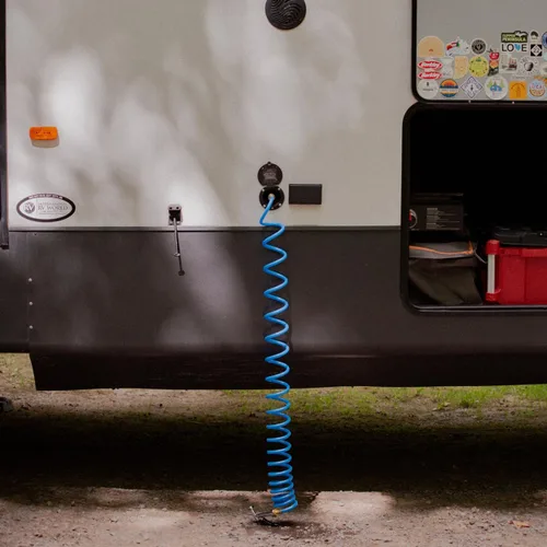 Miniatura 3 de RecPro RV Manguera de ducha exterior Manguera enrollada azul de 15' Rociador opcional de conexión rápida flexible Resistente a rayos UV