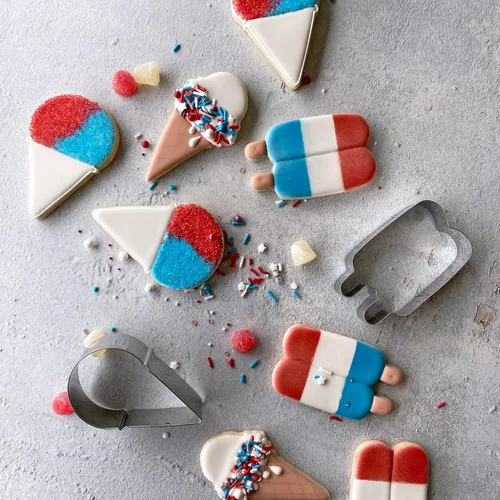 Miniatura 2 de R&M - Cortador de galletas con forma de cono de nieve (3,75 pulgadas), acero inoxidable
