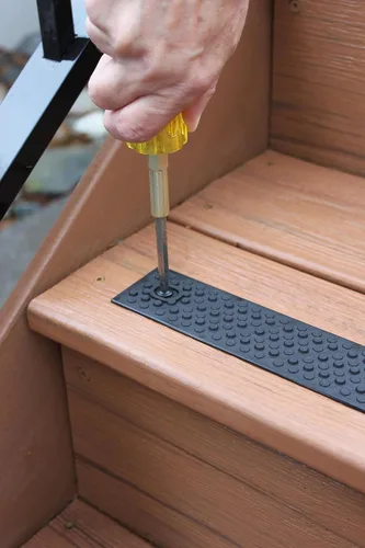 Miniatura 3 de GripStrips Tiras Antideslizantes - Paquete de 8, Gris - Tiras Antideslizantes para Exteriores Amigables con Descalzos y Mascotas - Tiras de Tracción