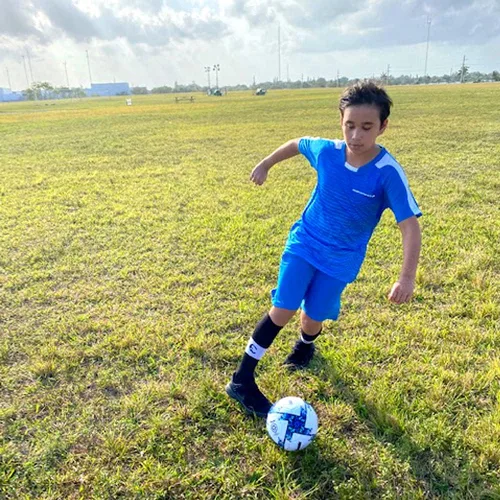 Miniatura 2 de PAIRFORMANCE Conjunto de camisetas de fútbol para niños, uniforme de entrenamiento de equipo deportivo de 6 a 12 años, para niños y niñas, conjunto