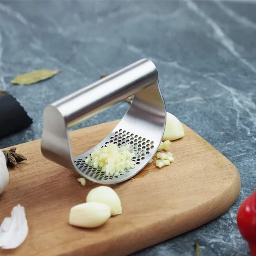Miniatura 5 de GuDoQi Mecedora de prensa de ajo, picadora de ajo de acero inoxidable, picadora de ajo con pelador y cepillo raspador, prensa de ajo con mango