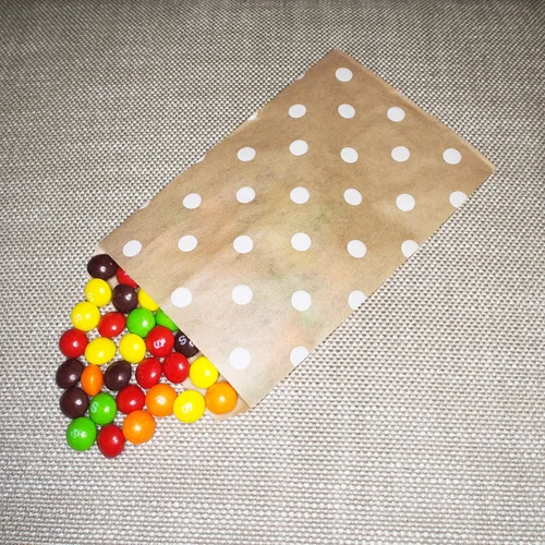 Miniatura 5 de CuteBox Bolsas de regalo de papel plano blanco con lunares (4 x 6 pulgadas) para mercancía, manualidades, recuerdos de fiesta, venta al por menor