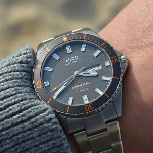 Miniatura 26 de MIDO Ocean Star 200 - Swiss Automatic Watch for Men - 42.5mm Stainless Steel Case - Day/Date Calendar - Rotating Bezel - 200m Water Resistance