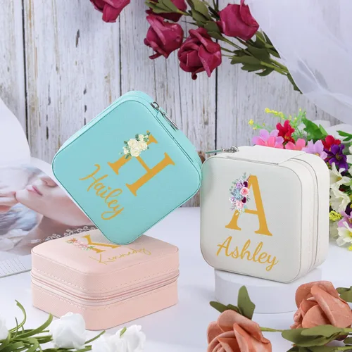 Miniatura 4 de Joyero de regalo para dama de honor, pequeño estuche de viaje personalizado de piel sintética portátil, cajas de propuestas de dama de honor, mini