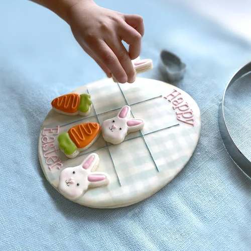 Miniatura 5 de R&M Juego de cortador de galletas de Pascua en forma de Tic Tac Toe, 3 piezas de acero inoxidable, incluye huevo, conejo y zanahoria