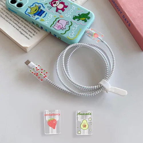 Miniatura 2 de CameCosy Juego de 4 protectores de cable de frutas para cargador de iPhone, diseño Kawaii de aguacate rosa, fresa, cereza y melocotón, protector