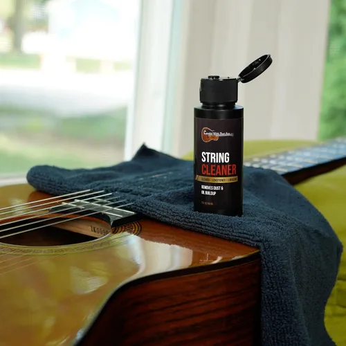 Miniatura 4 de Kit de Limpieza y Pulido para Guitarra, Limpiador de Cuerdas, Enrollador y Aceite para Diapasón HECHO EN EE.UU. Aceite y Limpiador para Guitarra