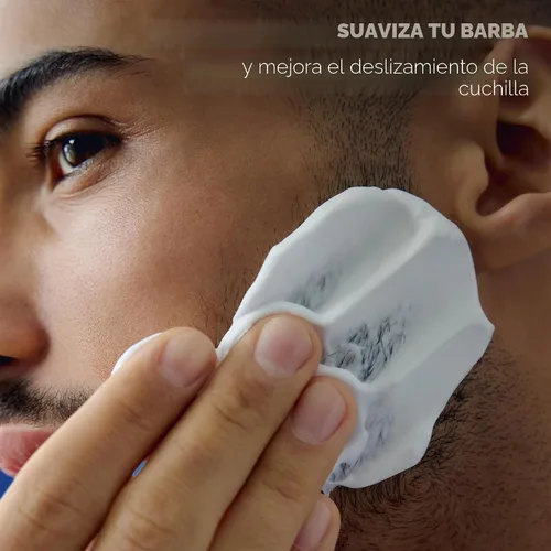 Miniatura 4 de NIVEA MEN Gel de afeitado sensible con vitamina E, extractos calmantes de manzanilla y hamamelis, paquete de 3 latas de 7 onzas