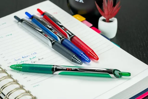 Miniatura 7 de PILOT Precise V5 RT - Bolígrafos de bola recargables y retráctiles, punta extrafina (0.5 mm), tinta negra/azul/roja/verde, paquete de 4 - Ideal
