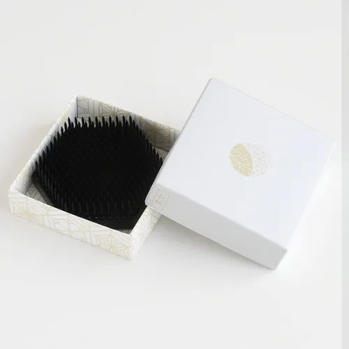 Miniatura 5 de Wazakura Soporte hexagonal japonés negro para flores Ikebana Kenzan de 2.6 pulgadas (2.677 in), hecho en Japón con diseño floral