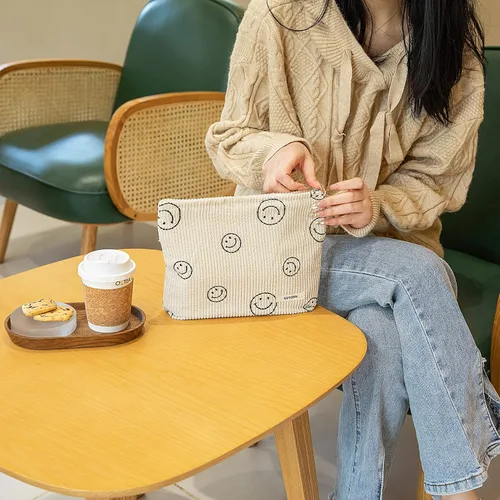 Miniatura 9 de Bolsa de maquillaje para mujeres, bolsa de cosméticos de pana con diseño estético, bolsa de mano para damas, estuche para lápices para niñas, lindo