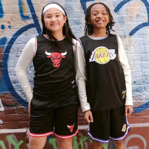 Miniatura 5 de Ultra Game Conjunto de camiseta sin mangas y pantalones cortos de baloncesto oficial de la NBA para niños Negro