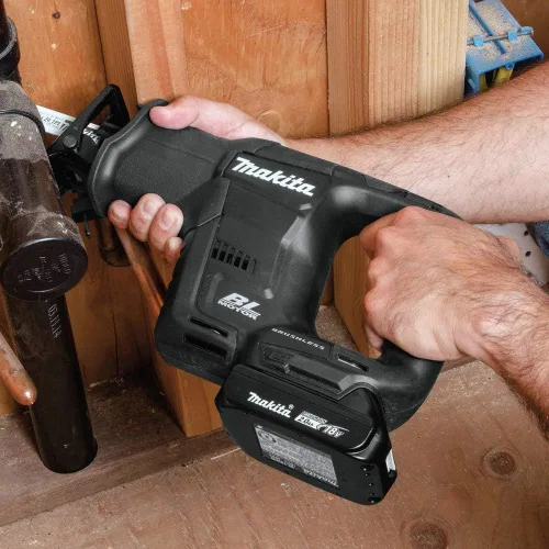 Miniatura 6 de Makita XRJ07R1B 18V LXT Kit de sierra recíproca inalámbrica sin escobillas de iones de litio subcompacto (2.0Ah)