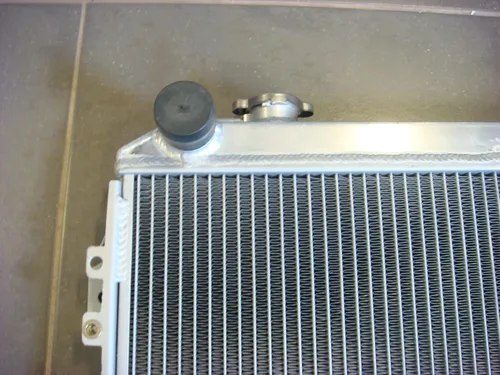 Miniatura 7 de Radiador de aluminio completo de 1.969 in + ventilador para Toyota Surf Hilux LN106 LN111 1988-1997 89 90 91 92 93 94 95 96 Toyota Surf Hilux LN106
