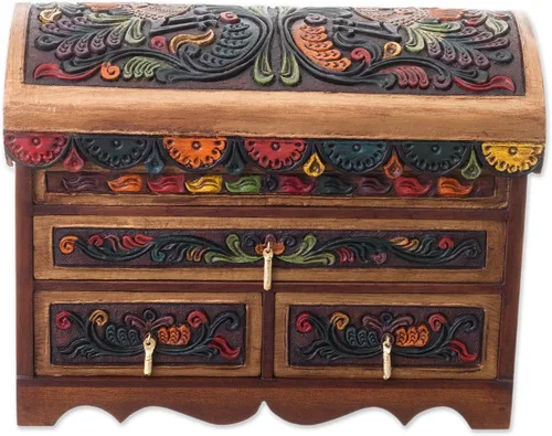 Miniatura 3 de NOVICA Joyero de cuero y madera de cedro con temática de animales, multicolor, 'Shimmering Hawk