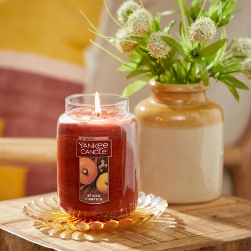 Miniatura 3 de Yankee Candle - Vela perfumada en tarro grande de 22 onzas, clásica, de solo una mecha, más de 110 horas de combustión, para aromaterapia, otoño e