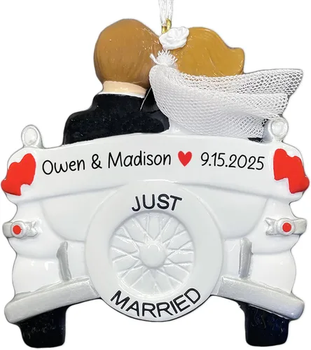 Adorno personalizado de nuestro primer matrimonio de Navidad 2026 | Pareja recién casada en auto de boda vintage para árbol de Navidad | Regalo de
