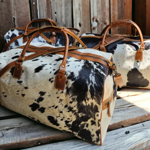Miniatura 16 de Ranch Junkie Highlands Large Genuine Cowhide Weekender Cowhide Duffel