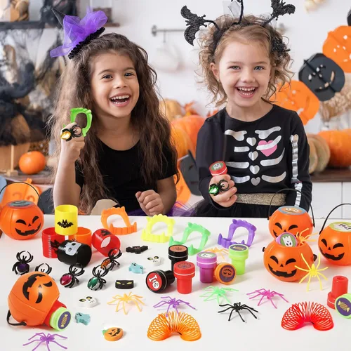 Miniatura 5 de 168 piezas de recuerdos de fiesta de Halloween para niños, paquete de 24 calabazas precargadas de Halloween con juguetes, araña, dientes de vampiro