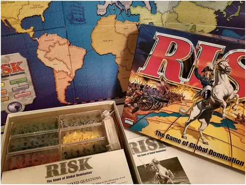 Miniatura 4 de Parker Brothers Risk 1998 Juego de mesa con piezas en forma de ejército