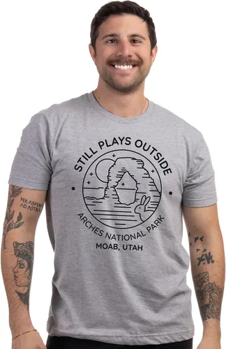 Miniatura 22 de Camiseta de senderismo Still Plays Outside Divertida camiseta para excursionista, camping, campista, al aire libre, hombres y mujeres