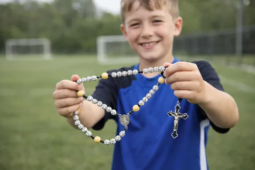 Miniatura 4 de Westmon Works Juego de cuentas de bola deportiva con rosario de fútbol con estuche protector y tarjeta de oración, collar católico con crucifijo