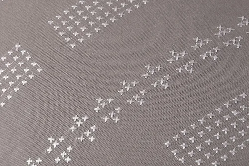 Miniatura 4 de Loloi Jean Stoffer x William Collection PJS0007 - Funda con almohada de plumón (13 x 21 pulgadas), color gris