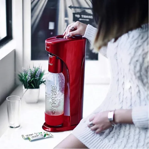 Miniatura 7 de Máquina para hacer agua con gas DrinkMate, con cilindro de 3 oz, Rojo Royal Red