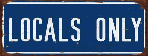 Locals Only - Letrero de metal oxidado para decoración de playa, arte de pared de 16 x 4 pulgadas
